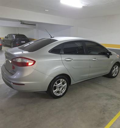 FORD FIESTA 1.6 SE SEDAN 16V FLEX 4P POWERSHIFT FORD FIESTA 1.6 SE SEDAN 16V FLEX 4P POWERSHIFT